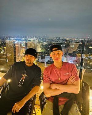 Jay Chou Instagram - 我們一起讓這個世界感受到正能量吧  God bless you bro @jlin7