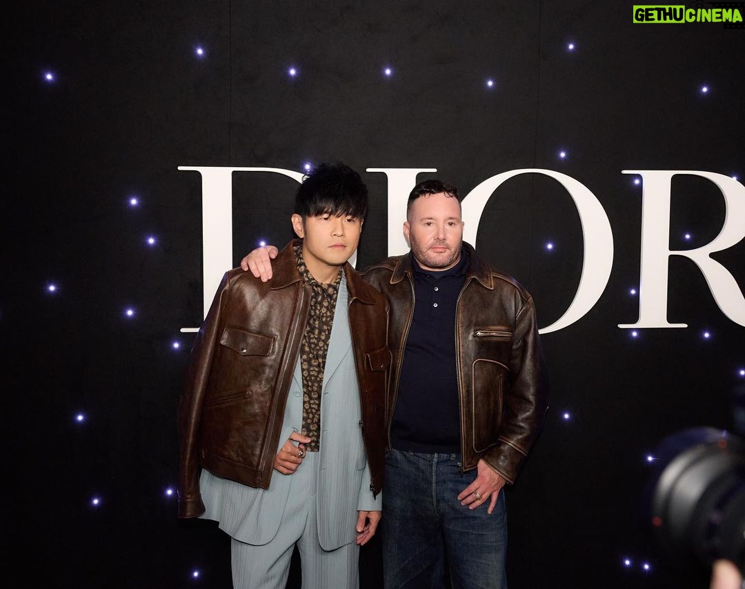 Jay Chou Instagram - 身為全球代言人 我是不是應該把每套都穿上演唱會 🌟 @dior @mrkimjones congrats 🎉
