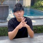 Jay Chou Instagram - 好久沒拍魔術的影片給大家了 昨天的周遊記看了嗎😂 #周遊記 J-Style Trip on Netflix 🎥@klmagic