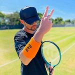 Jay Chou Instagram - Hahaha 朋友送我這個 超適合最近戴起來 🎾☀️