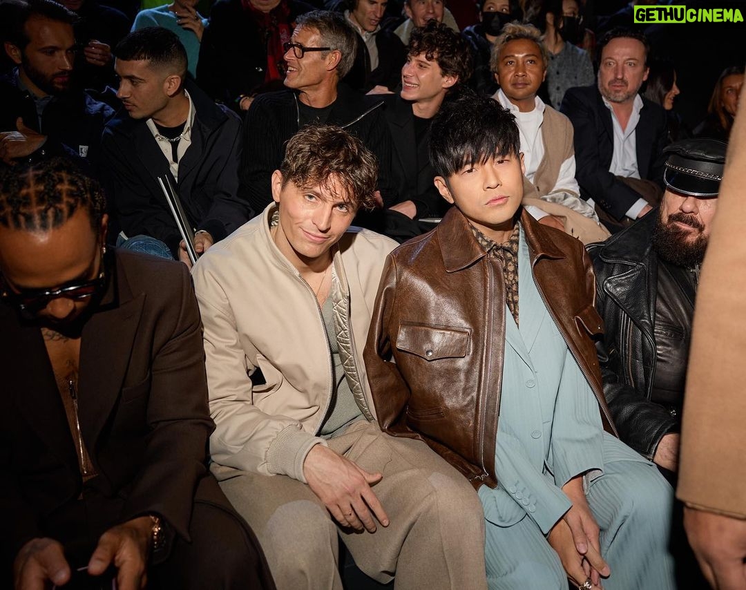 Jay Chou Instagram - 身為全球代言人 我是不是應該把每套都穿上演唱會 🌟 @dior @mrkimjones congrats 🎉
