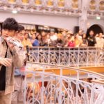 Jay Chou Instagram - Happy to be back at where we shot the music video for “Greatest Works of Art” — La Samaritaine! It feels so great to have had the opportunity to meet you guyz right after my concert in Paris. Come check out the spot where I play the piano in the MV, and don’t forget to tag me in your photos!