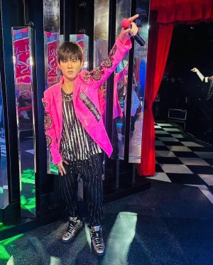 Jay Chou Instagram - 看完演唱會也可以去Bangkok的蠟像館看我喔😂 Did any of you come to Bangkok to visit me at the Madame Tussauds Wax Museum? #我最近有比較瘦 #手上是不是該拿杯🧋