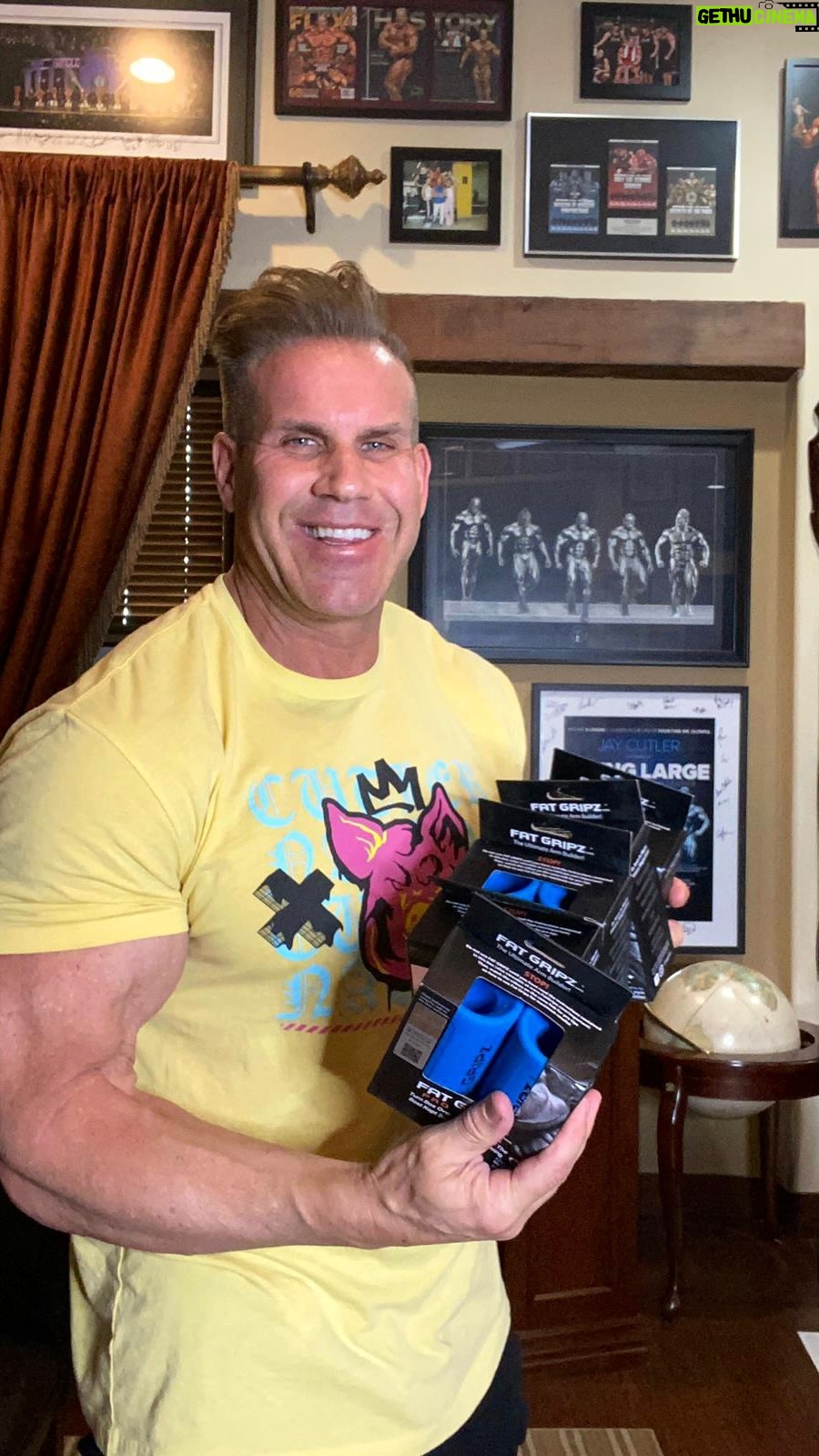 Jay Cutler Instagram - FAT GRIPZ GIVEAWAY βΌοΈ 5 lucky winners will receive a pair of @fatgripz. Just follow the steps below: π Like this post πͺ Tag a friend in the comments π² Follow @jaycutler & @fatgripz Giveaway Terms and Conditions: 5 winners will receive 1 pair of Fat Gripz. Only open to U.S. residents. Must be 18+ to enter. Entries open until 3.13. Unlimited entries. All participants and tagged users must be following @JAYCUTLER & @FATGRIPZ. Winners will be contacted by my verified account, @JAYCUTLER via direct comment with further instructions. This giveaway is in no way sponsored, endorsed, administered by, or associated with Instagram.