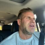 Jay Cutler Instagram - I am about to celebrate the 5th year anniversary since I started #JayMail, which is my FREE daily newsletter where I give you a ton of advice on training and diet to get faster results. Back in 2️⃣0️⃣1️⃣8️⃣ I started #JayMail to see if I could help people cut the BS and benefit from the knowledge I have gained over the years as a 4️⃣ time Mr. Olympia. Today, over 1️⃣0️⃣0️⃣,0️⃣0️⃣0️⃣ people read JayMail every single day. Next week I am doing something special so you need to join #JayMail TODAY. Next weeks #JayMail will have 5️⃣ DEDICATED emails, breaking down the best way to build your chest. You don’t want to miss this. To join #JayMail 👉🏼 Click the link in my bio 👉🏼 select JayMail You won’t believe this is FREE 😎