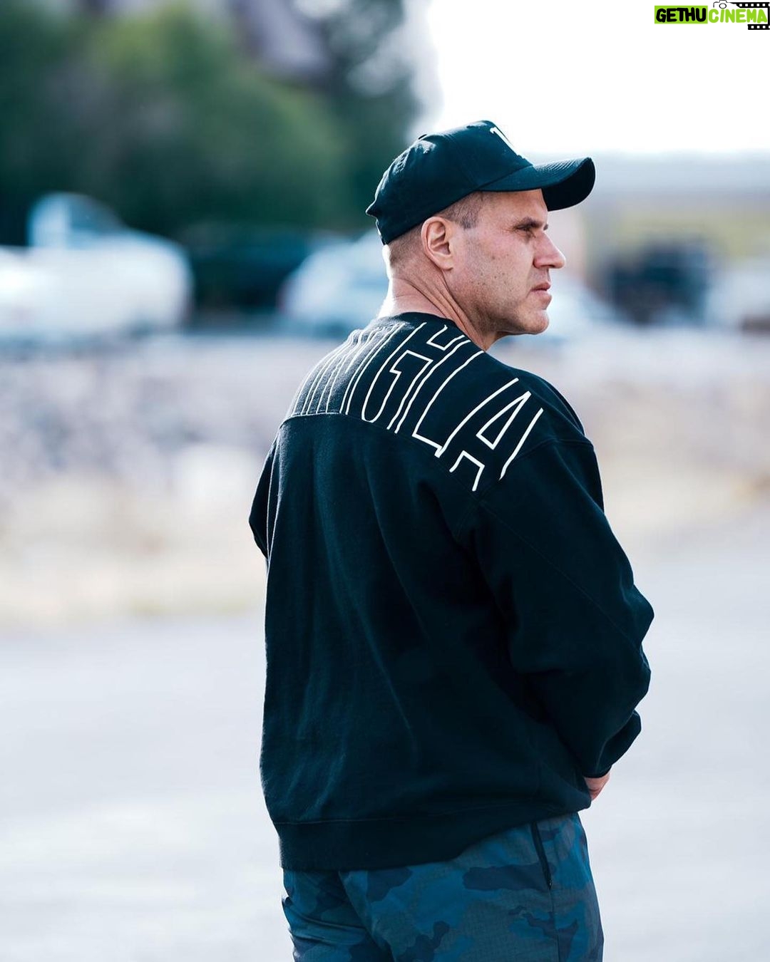 Jay Cutler Instagram - The Young LA drop is live. Use code CUTLER at checkout. These items will go fast!! • OFF THE GRID PANTS • GOT YO BACK CREWNECKS • SUPER SIZE CREWNECKS Las Vegas, Nevada