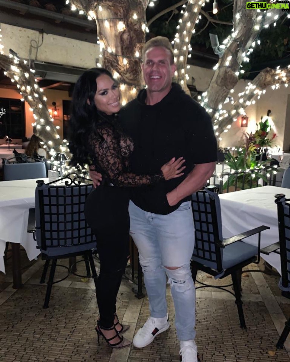 Jay Cutler Instagram - Many wishes to everyone π¨ββ€οΈβπβπ¨for Valentines Day β€οΈβ€οΈ #7 @angie_feliciano25 Crystal Cove