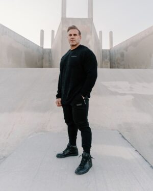 Jay Cutler Instagram - The biggest drop of the year.
12pm pst ⏰
Save 30% code: CUTLER
@youngla