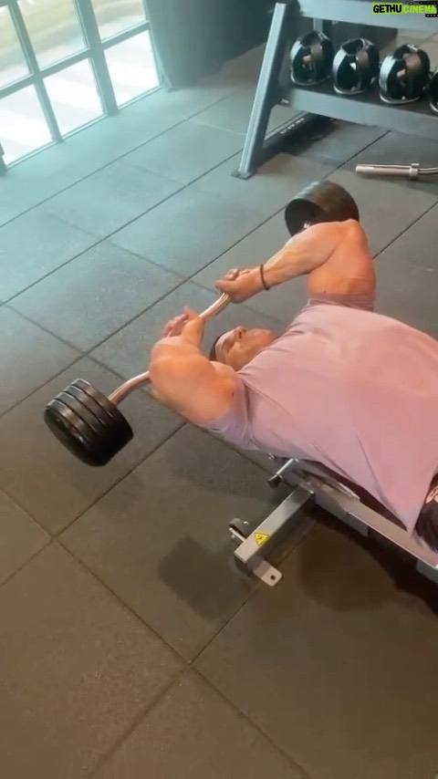 Jay Cutler Instagram - Tip of the day 💡 French Press - Cambered Bar #gymtips