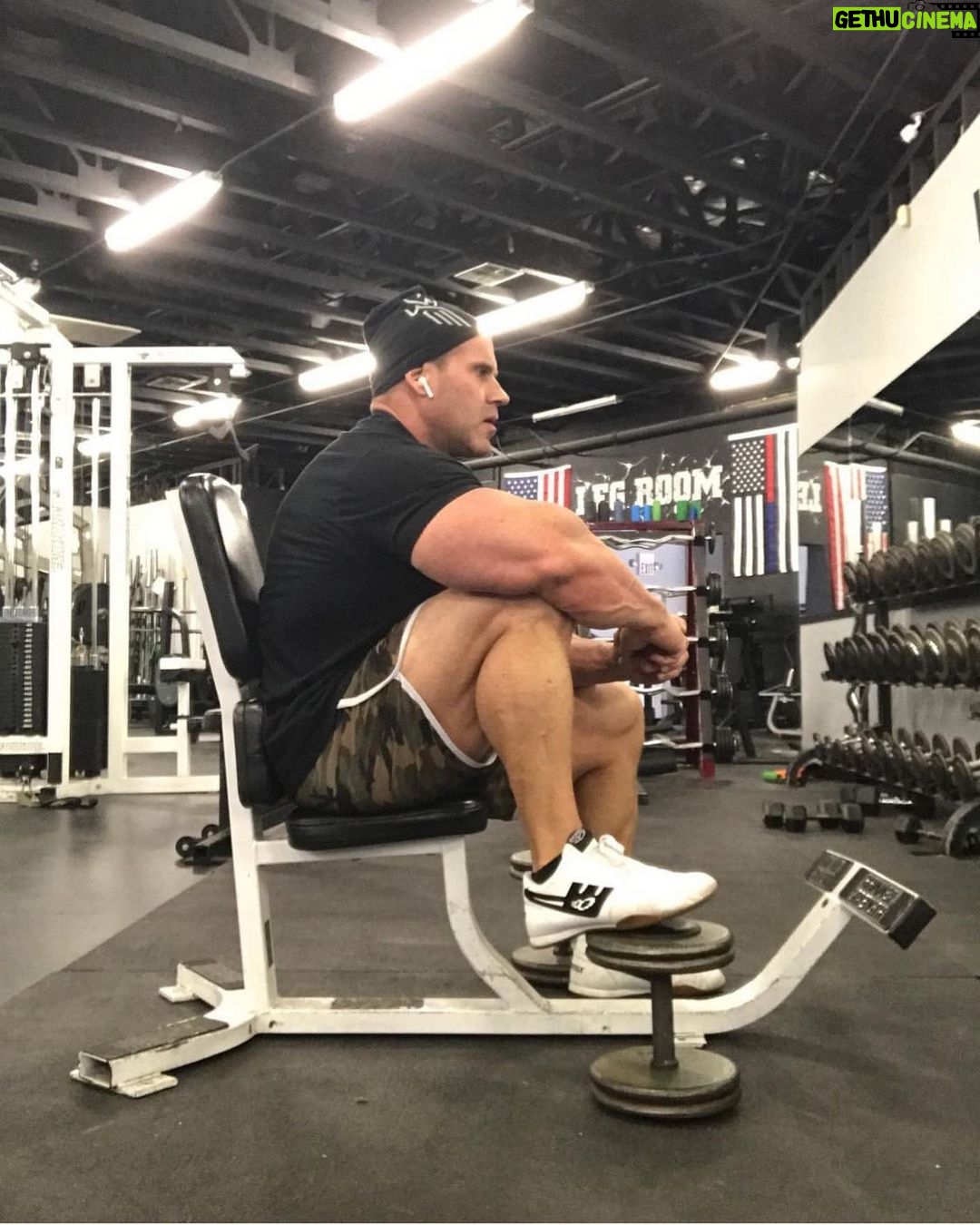 Jay Cutler Instagram - In my zone. Driven Focused and Determined. Who’s with me?? @theliftfactory The Lift Factory