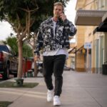 Jay Cutler Instagram - Always making moves… @youngla drop today at 12pm PST. Use code CUTLER Las Vegas, Nevada