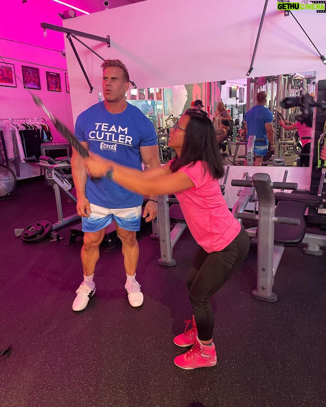 Jay Cutler Instagram - The kickoff this weekend of the Cutler Charity Camps was a huge success! Thank you to everyone for coming out to train with me with 100% of proceeds to @makeawishsnv I will be hosting many events in the future and appreciate everyone that helped out and made this a great experience! #cutlernation Fit Club LV