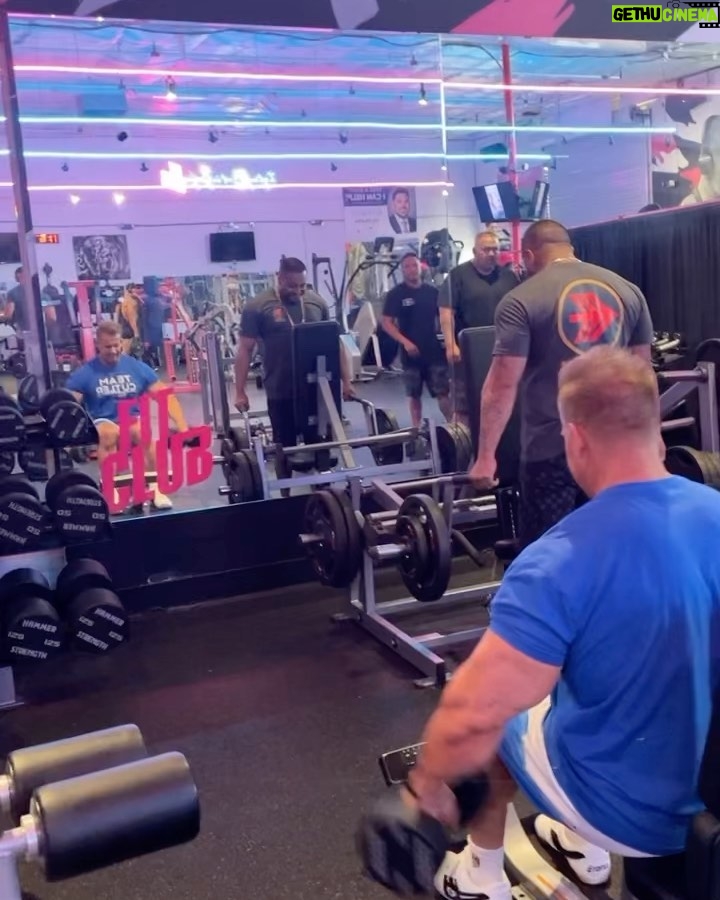 Jay Cutler Instagram - The kickoff this weekend of the Cutler Charity Camps was a huge success! Thank you to everyone for coming out to train with me with 100% of proceeds to @makeawishsnv I will be hosting many events in the future and appreciate everyone that helped out and made this a great experience! #cutlernation Fit Club LV