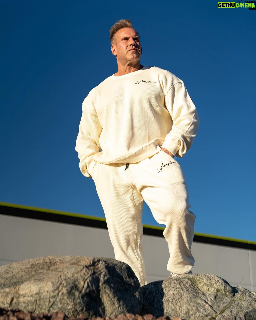 Jay Cutler Instagram - Without effort, you’ll never reach your goals. Finish the week strong. Las Vegas, Nevada