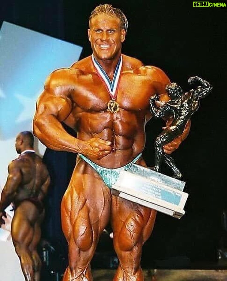 Jay Cutler - 90.7K Likes - 2002, 2003, 2004 🏆
Jay Cutlers Arnold Classic three-peat was legendary 🔥
Grab your expo tickets & photo ops via the link in bio!
📷 cassar.raymond / FLEX