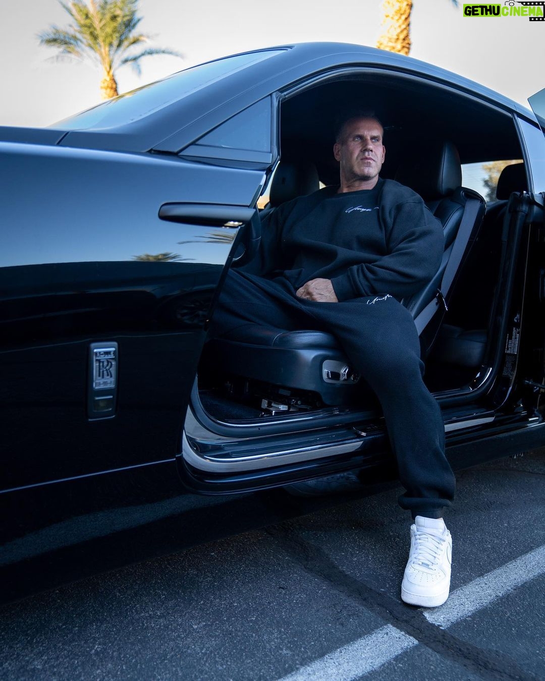 Jay Cutler Instagram - Step out in style and comfort… The Young LA drop is at 12pm PST today. Use code CUTLER Las Vegas, Nevada