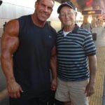 Jay Cutler Instagram - Throwback to 10 years ago as I competed in my last Mr. Olympia competition. I wasn’t sure if my dad was going to show up and all of a sudden he last minute flew to Vegas. It’s been a couple years since my dad passed and I often talk about the work ethic he instilled in me to become, the best at what I did. I can’t believe it’s been 10 full years. I miss you dad!!!! Thank you for always being there to support my journey. 🙏 Thanks @valeriobigv for sending me this Las Vegas, Nevada