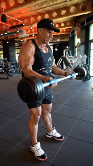 Jay Cutler Instagram - Arm day w/ @fatgripz 💪