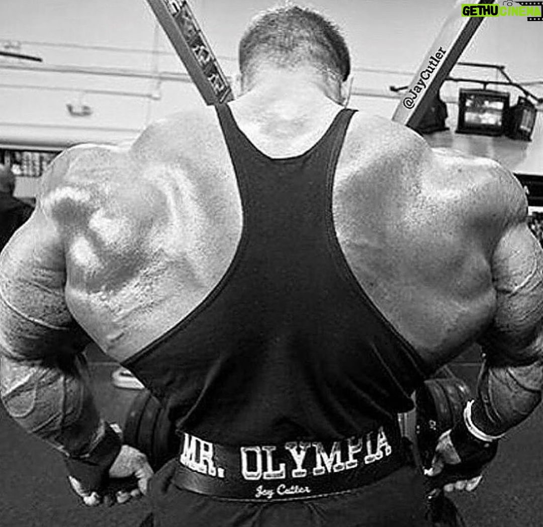 Jay Cutler - 101.9K Likes - Before photoshop 😬