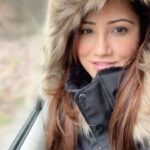 Jazz Sodhi Instagram - 🤍🤍❣️❣️❣️ #snow #snowfall #kashmir #india Kashmir