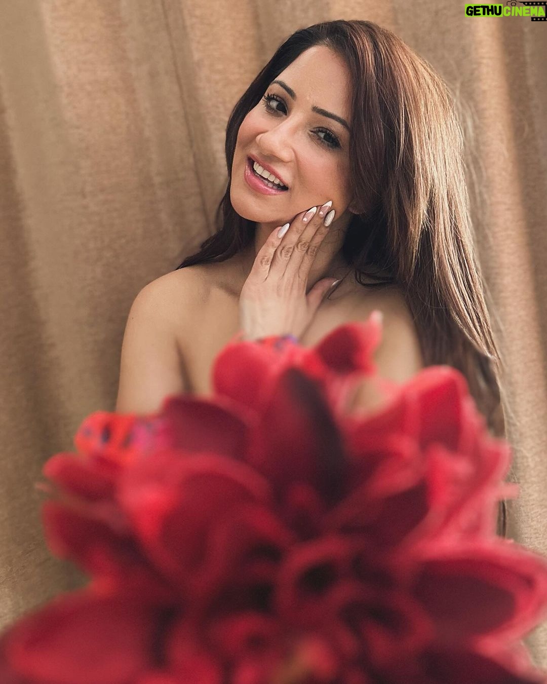Jazz Sodhi Instagram - Happy Valentine’s Day 💝 #valentines #valentinesday