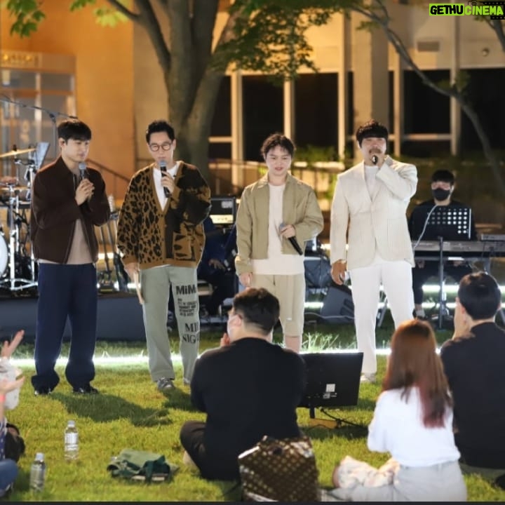 Jee Seok-jin Instagram - mbc every 1 (소풍) 콘서트에서msg 워너비 mom 이 다시 뭉쳐요. 내일 11시50분 많은 시청 바랍니다 #내일 #mbcevery1 #11시50분 #msg워너비 #mom #concert