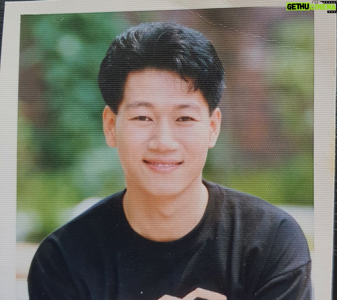 Jee Seok-jin - 120.4K Likes - 언제일까? 갑자기 어디선가 나온사진 #20대인거같은데 #옛날사진 #WhenIwasyoung,