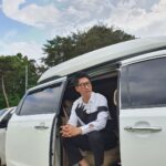 Jee Seok-jin Instagram – 일하다가  쉬고있어요.