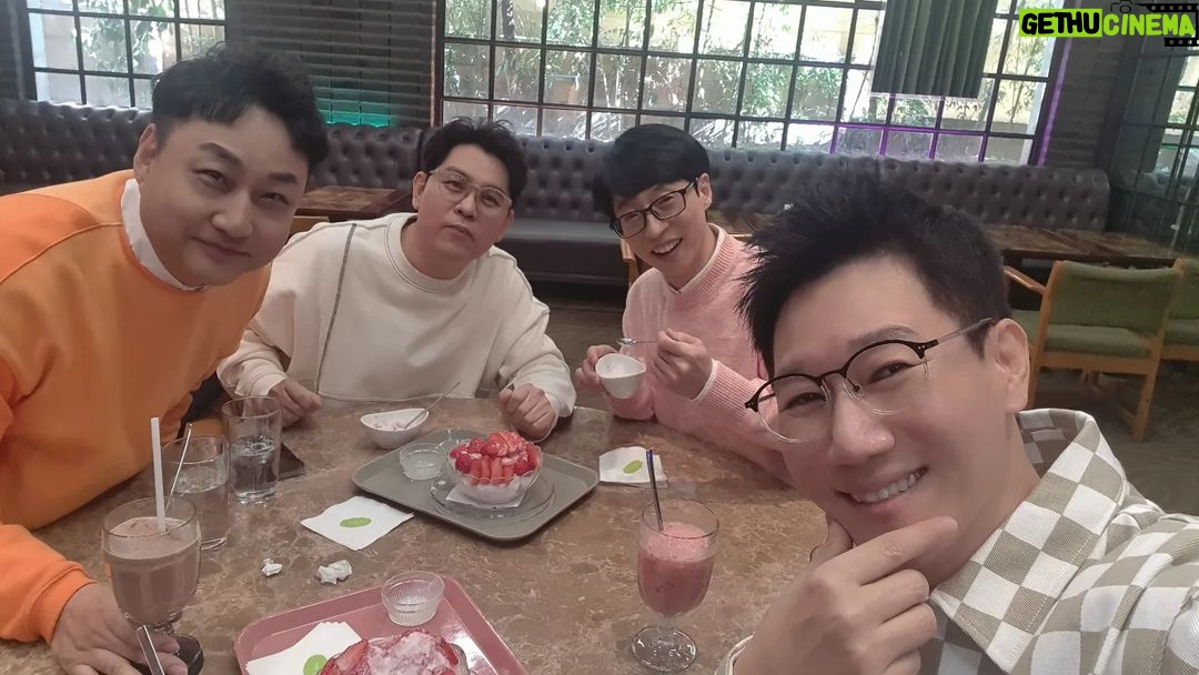 Jee Seok-jin - 126.4K Likes - 오랜만에 즐거웠어! #조동아리