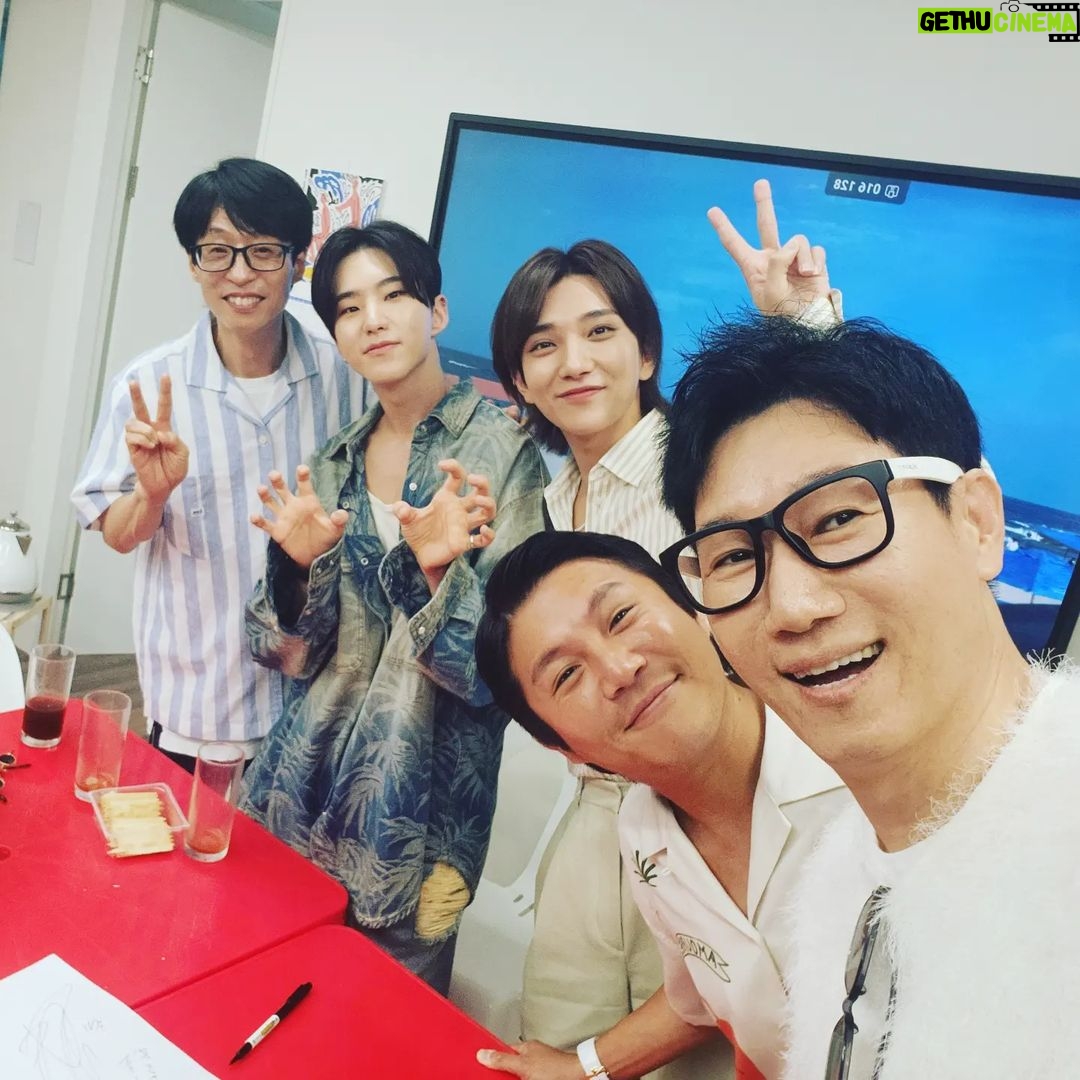 Jee Seok-jin Instagram - 핑계고 다녀왔어요 #핑계고 #브로앤마블 #세븐틴 #조슈아 #호시 #유재석 #조세호 #뜬뜬 #티빙