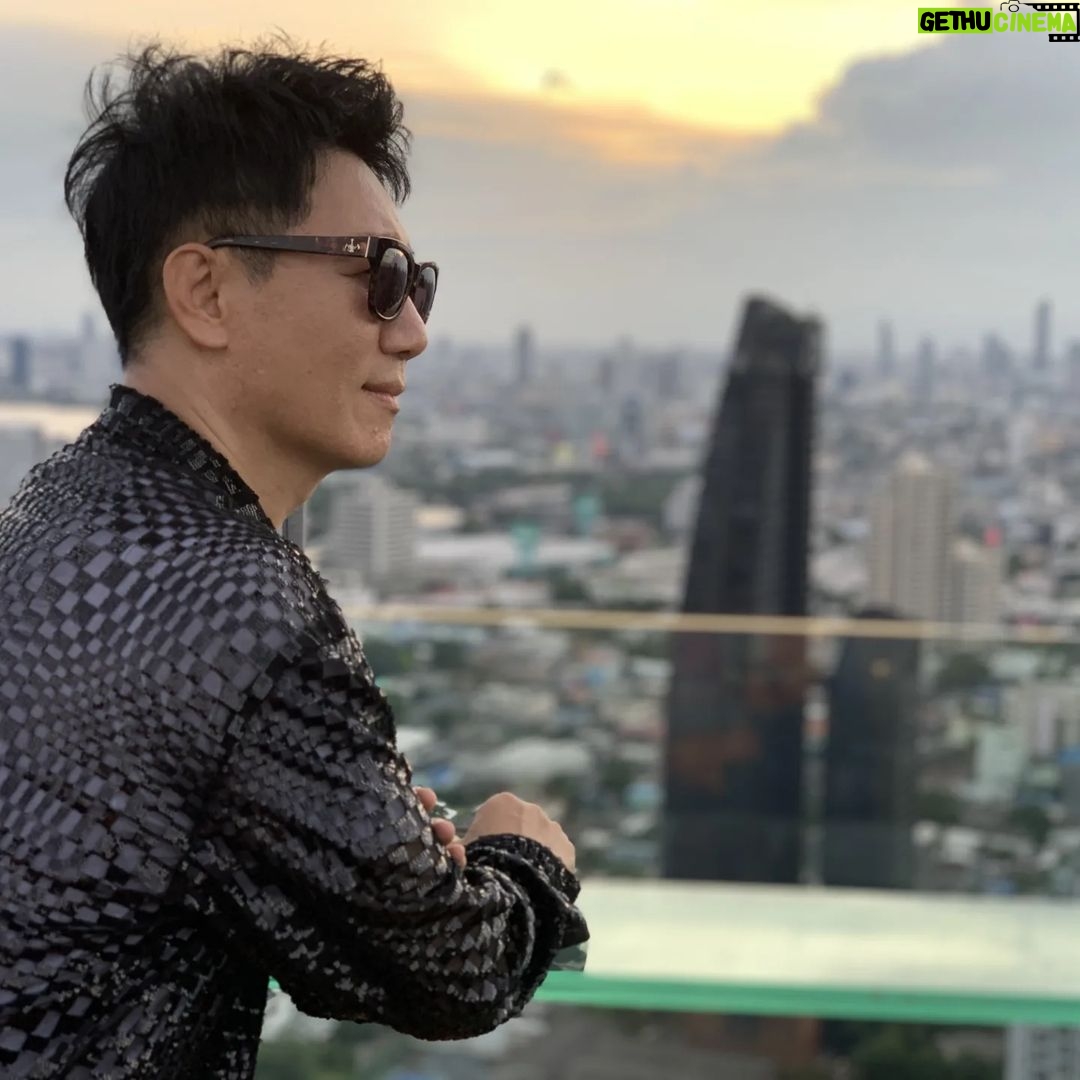 Jee Seok-jin Instagram - 멋진 방콕 # 야경대박 #또가고싶다 #Bangkok #박미선작품