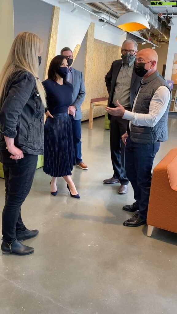 Jeff Bezos Instagram - Lauren and I were honored to host @GovInslee for a tour of the @MarysPlaceWA family shelter. It opened on Amazon’s corporate campus in Seattle a year ago. Huge thanks to Executive Director Marty Hartman and the whole Mary’s Place team for your incredible leadership fighting family homelessness. #NoChildSleepsOutside