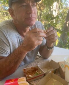 Jeff Bezos Instagram - My first job. Still the same great burger! Happy Sunday!