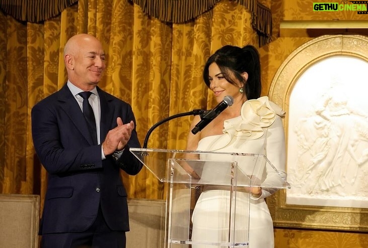 Jeff Bezos Instagram - Repost from @laurenwsanchez • These extraordinary women, true 'Badass beacons of hope,' willingly put their lives on the line to keep you informed. Last night, Jeff and I had the honor of hosting the @theiwmf Courage in Journalism awards, celebrating their bravery in covering wars, and critical issues that demand our attention, showing us why we should care. 🙏