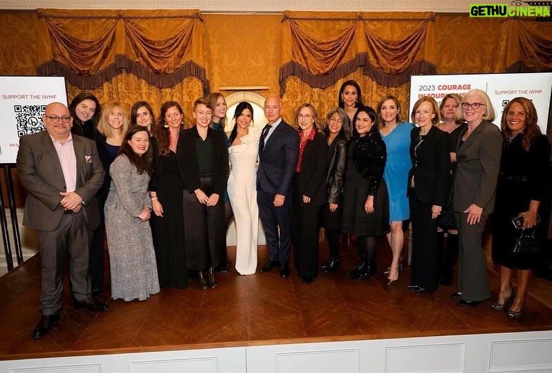 Jeff Bezos Instagram - Repost from @laurenwsanchez • These extraordinary women, true 'Badass beacons of hope,' willingly put their lives on the line to keep you informed. Last night, Jeff and I had the honor of hosting the @theiwmf Courage in Journalism awards, celebrating their bravery in covering wars, and critical issues that demand our attention, showing us why we should care. 🙏