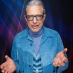 Jeff Goldblum Instagram - Experienced a full range of joyful emotions going back to the @kellyclarksonshow. We laughed, we sang, we talked to a puppet. Tune in! 🤓🤩🕺🏽🎹💜✨ Los Angeles, California