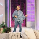 Jeff Goldblum Instagram - Experienced a full range of joyful emotions going back to the @kellyclarksonshow. We laughed, we sang, we talked to a puppet. Tune in! 🤓🤩🕺🏽🎹💜✨ Los Angeles, California
