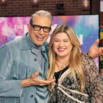 Jeff Goldblum Instagram - Experienced a full range of joyful emotions going back to the @kellyclarksonshow. We laughed, we sang, we talked to a puppet. Tune in! 🤓🤩🕺🏽🎹💜✨ Los Angeles, California