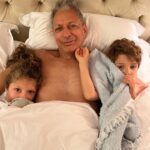 Jeff Goldblum Instagram - Thank you so much for all o’ the lovely birthday wishes! Feelin’ wildly lucky to start off another year with these amazing and special people. 🙏🏼🌍🧁🎡🎩🍀🌈💞✨ @emiliegoldblum London, United Kingdom