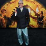 Jeff Goldblum Instagram - 65 million years in the making…the Los Angeles premiere of “Jurassic World: Dominion.” 🌍🦖 @jurassicworld @prada @atvottero @davidcoxhair Los Angeles, California