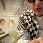 Jeff Goldblum Instagram - Howdy! Thought you might like to see how I’ve been foolin’ around with filming my morning piano practice - usually at around 6:30am, after I run through my lines and work out! And just before we make breakfast with the kids, help them with THEIR piano practice, and drive them to school. I’m a lucky dog. Ain’t life grand?! #morningsessions 🐶🎰✨