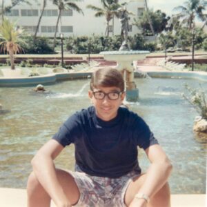 Jeff Goldblum Instagram - An early 60s family vacation to Miami... 🤓⛲️🌴 #TBT #partyinthecitywheretheheatison