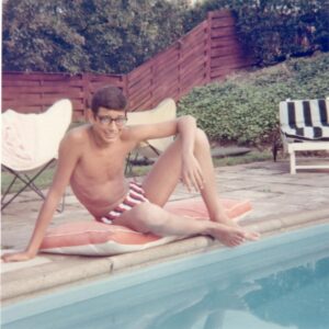 Jeff Goldblum Instagram - A warm blast from the past... 🚀🌞🏝#TBT