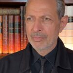 Jeff Goldblum Instagram - This election is wildly important, and you have the power to really make a difference -- but first, you’ve got to get Good To Vote! If 1,000 of you register to vote, or check your registration status, or request a mail-in ballot (use the link in my bio!), I will recreate a classic Dr. Ian Malcolm moment from Jurassic Park... @headcountorg @jurassicworld 🙏🏼😎🦖🇺🇸💥