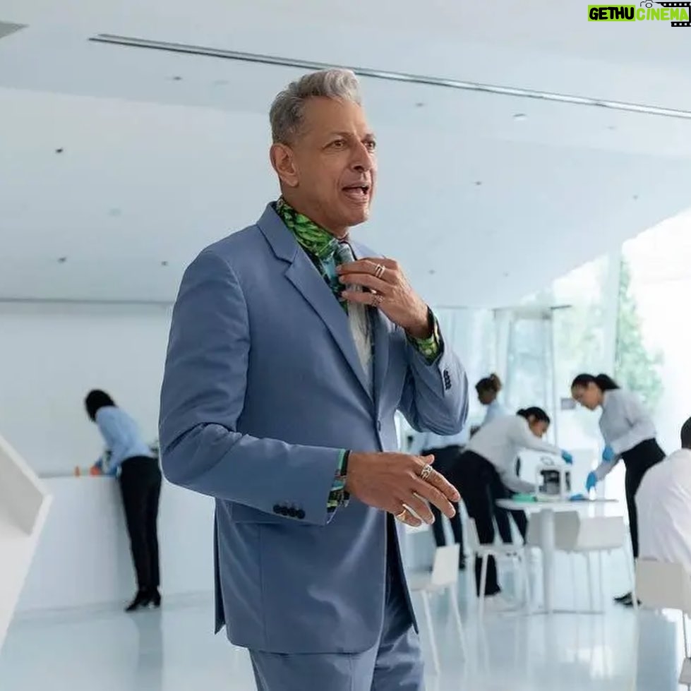 Jeff Goldblum Instagram - An ever-evolving, deliciously collaborative adventure though light and dark, full of surprising twists and turns!! An absolute pleasure to join the unparalleled @searchpartymax for Season 5 as Tunnel Quinn. Streaming on @hbomax January 5th. The honor was mine. @gcharlesrogers @svbliss @__mutantalia__ @john_p_reynolds @merediththeweasel @bejohnce_officialpage 🔦🚀🌌