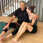 Jeff Goldblum Instagram - I’m so thrilled to be able to support my brilliant soulmate @emiliegoldblum in her sublime work as part of an equal and loving partnership. Her @maisongoldblum stretch class had me sweating and my heart pumping! (That might have been partly because of the nearness of you, my darling!) Check out her fantastic classes on @maisongoldblum and YouTube. 💪🏼💦🤸🏻‍♂️💘 New York City