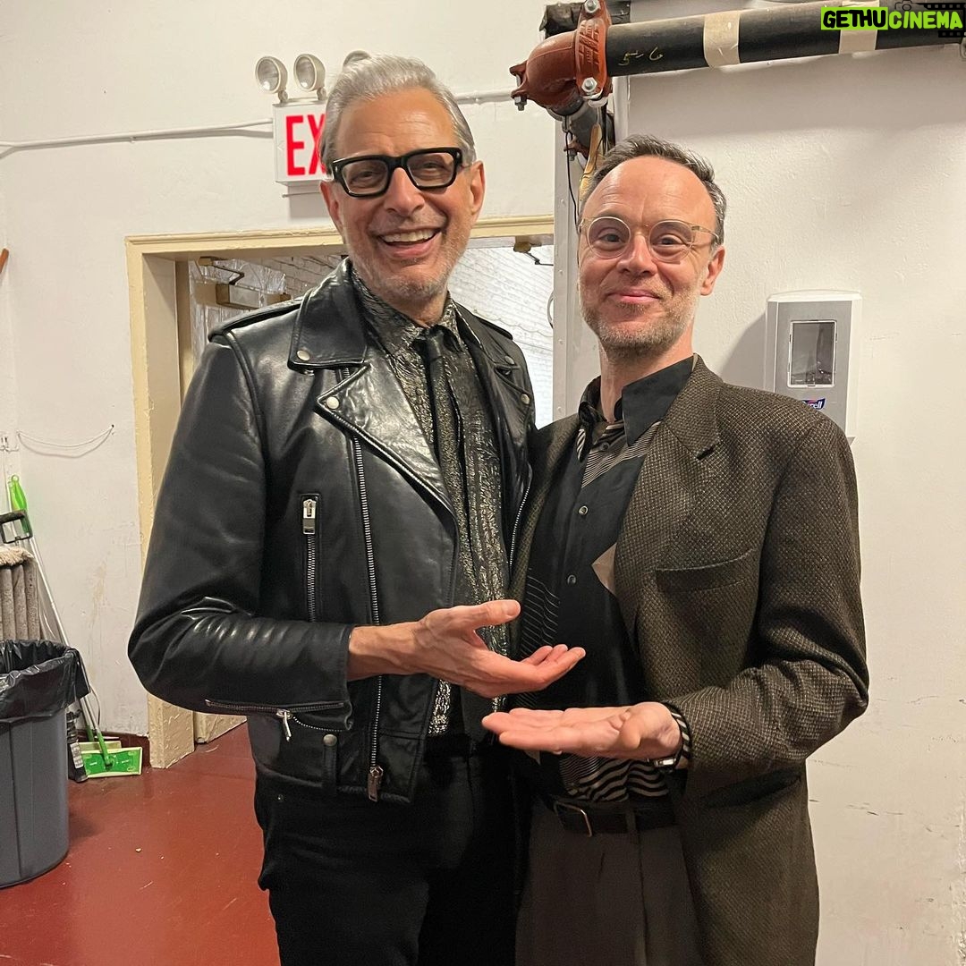 Jeff Goldblum Instagram - Our third album βPlays Well With Othersβ is out now! Check out the full album at the link in my profile, as well as the limited edition vinyl which is shipping now! Thank you to our wonderful guest singers @kellyclarkson @atinamattiel @iamfredapayne @_rodrigo_amarante, and the entire Mildred Snitzer Orchestra! @jazzstorie @alexanderfrankmusic @kenny_elliott_drums @jjbagg @scottgilmansax @saxpyornce πβ‘οΈππΌπΌπΉπΆπ·ππ΅πΊπππΎππΈπβ¨