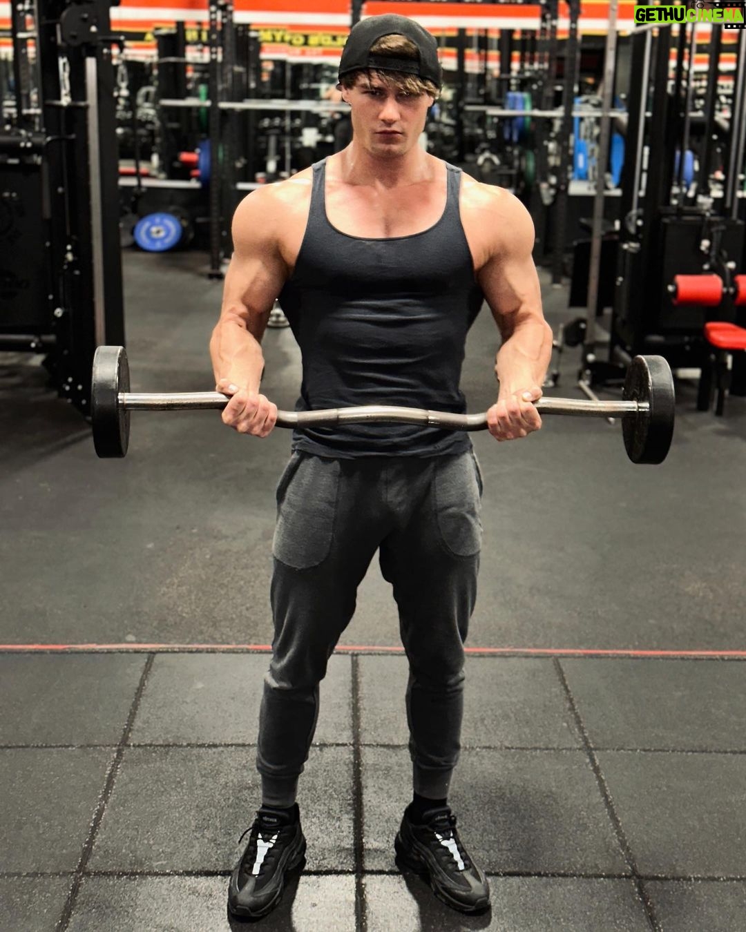 Jeff Seid Instagram - Eat Lift Sleep Repeat Golds Gym Venice "The Mecca"