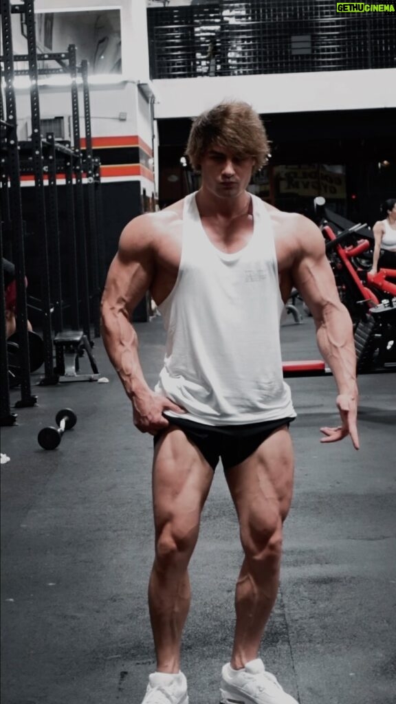 Jeff Seid Instagram - 16 weeks into the bulk 😈 Wearing the new @vqfit Utility V3 Collection.