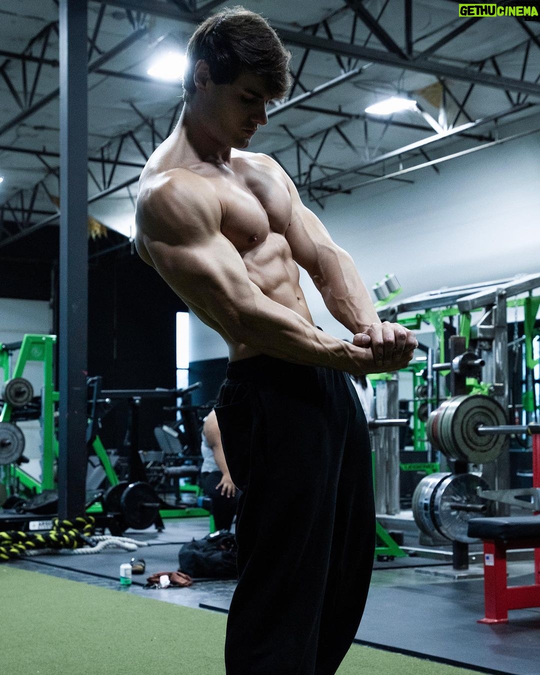 Jeff Seid Instagram - My resolution is simple, be better 😏